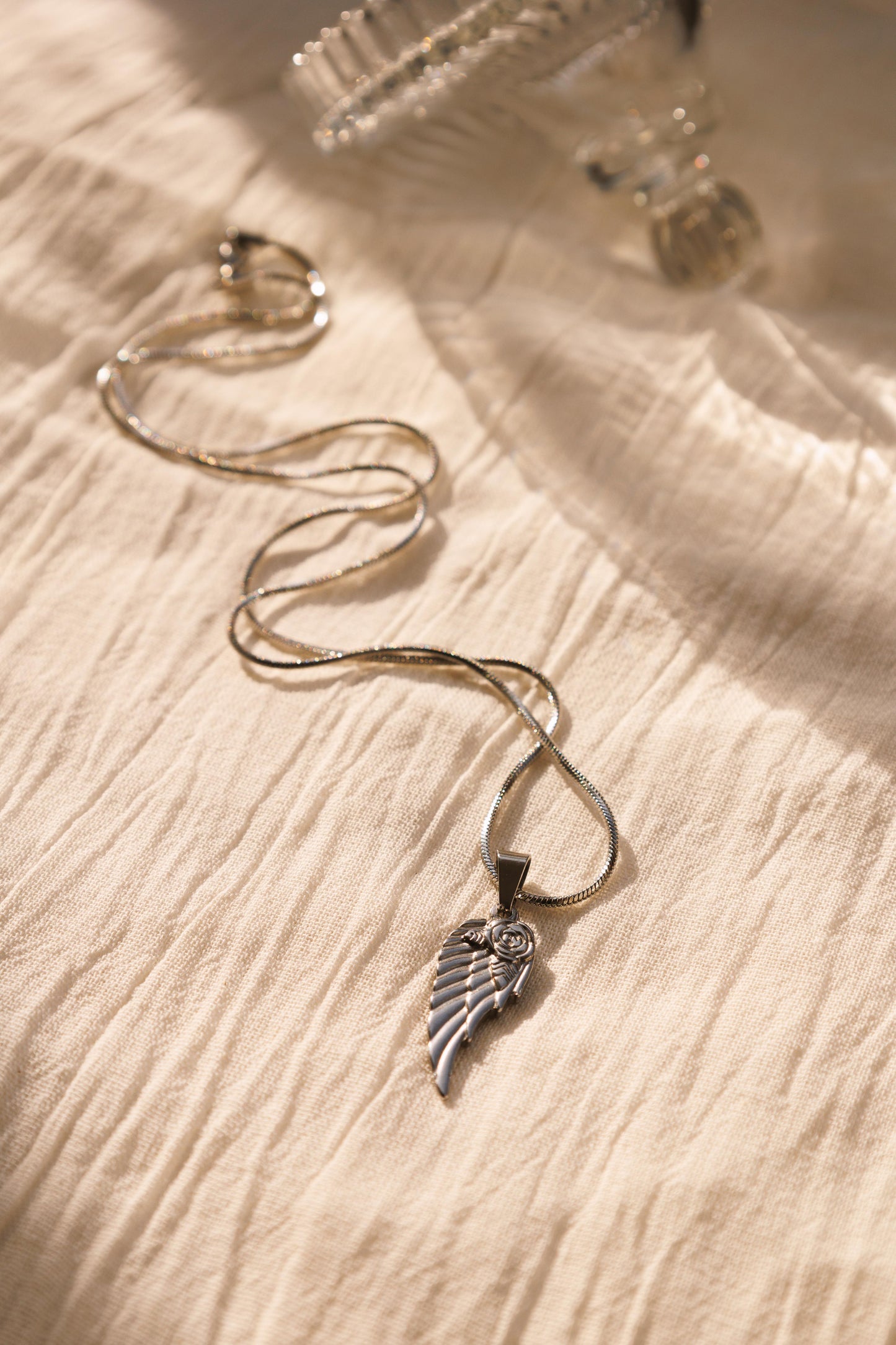 Collar Wings